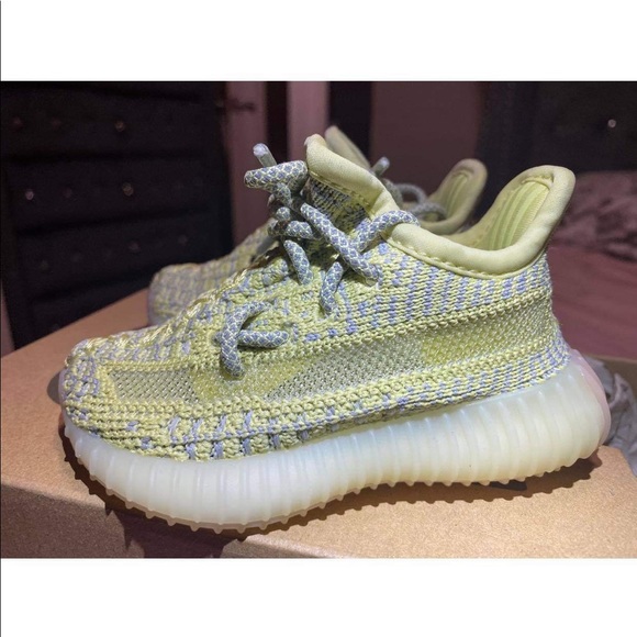 Size 4 clean shoes only used one for photo - Picture 2 of 4